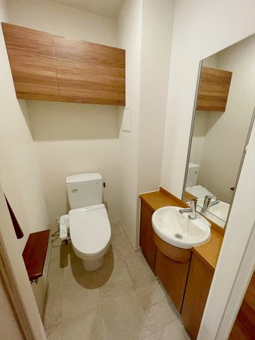 トイレ　※同建物の類似写真となります。
