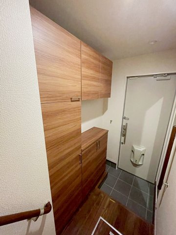 玄関　※同建物の類似写真となります。