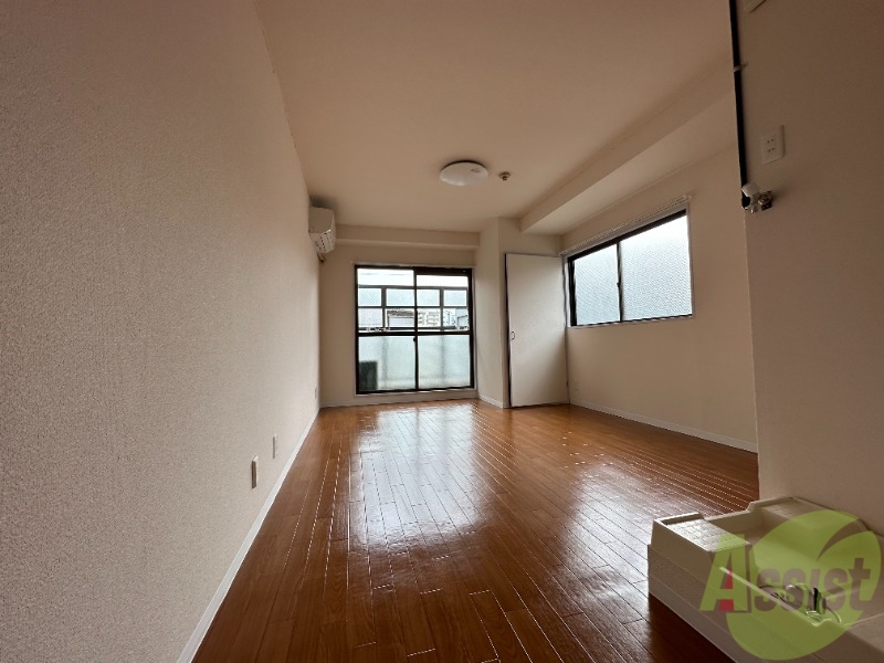 居室・リビング　白ベースのとっても明るいお部屋です。