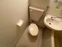 トイレ　こちらはトイレです。清潔感があり、安心して使用できます。