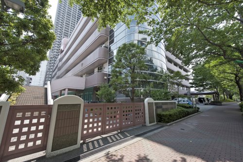 中学校　中央区立晴海中学校（中学校）まで698m