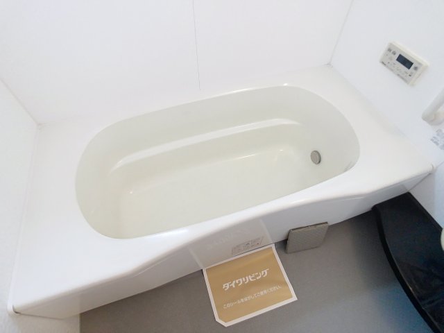 バス・シャワールーム　掲載写真は同型モデルを掲載しており実際のお部屋と仕様等が異な