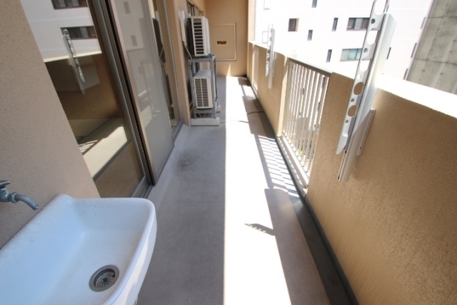 バルコニー　※別のお部屋の写真です