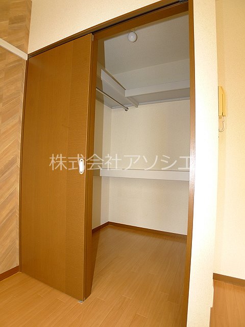 収納　ウォークインクローゼット