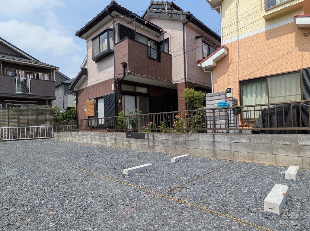 駐車場　敷地内駐車場