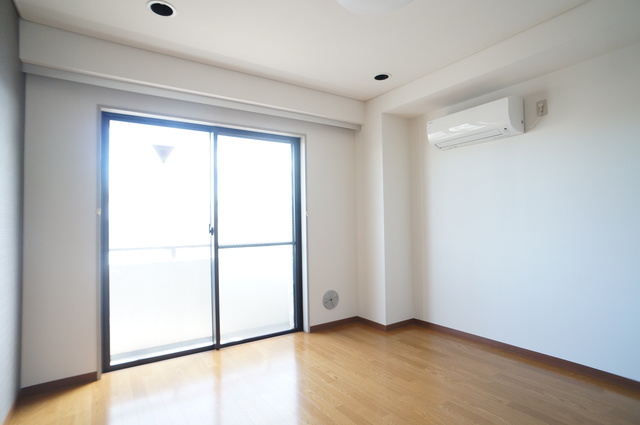居室・リビング　採光もたっぷり！明るいお部屋です♪