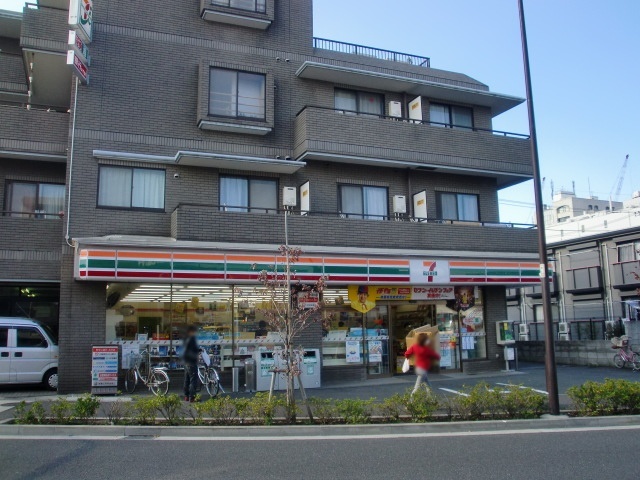 コンビニ　セブンイレブン三鷹消研前店（コンビニ）まで10m