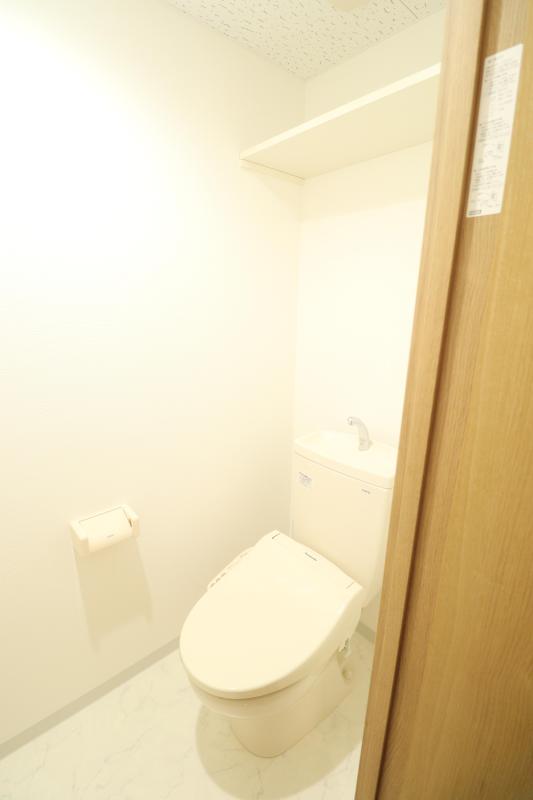 トイレ　イメージ写真　実際のお部屋とは色や形が異なります。