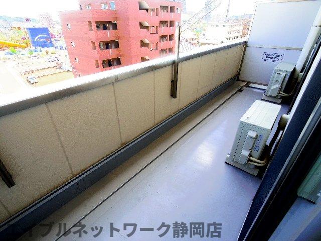 バルコニー　広々としたバルコニーです