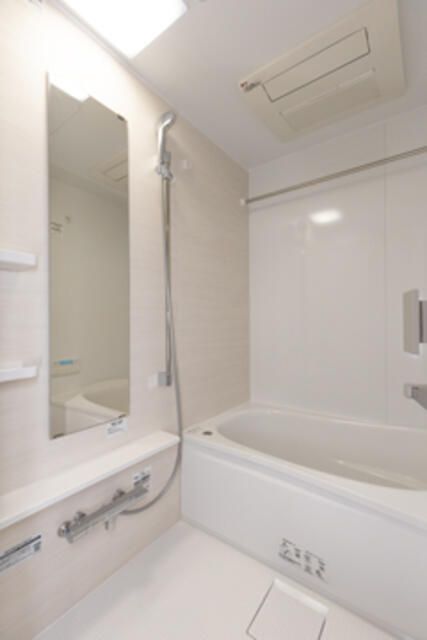 バス・シャワールーム　写真は同タイプ住居です。
