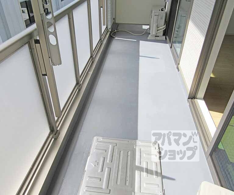 バルコニー　洗濯物たくさん干せます・