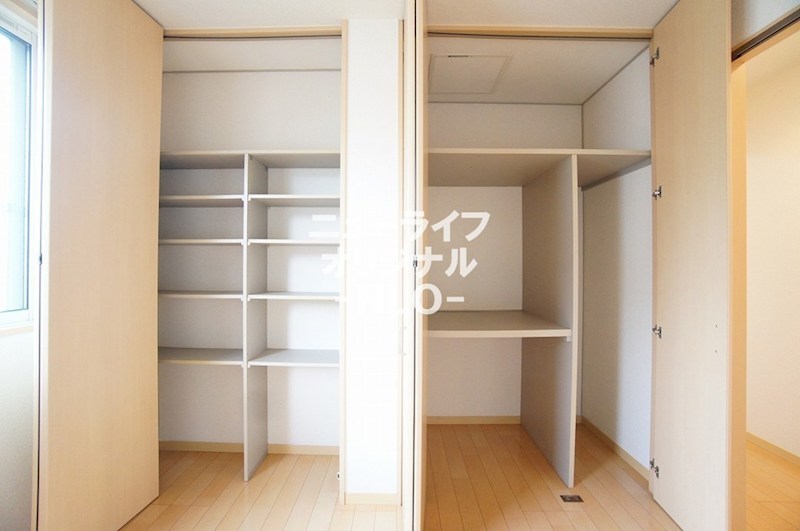 収納　5.5帖洋室収納☆壁一面の大容量収納☆