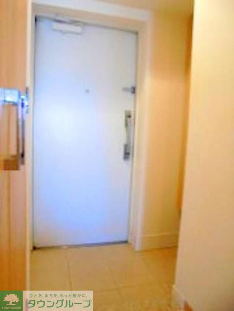 ライオンズクオーレ東京三ノ輪シティゲートの玄関写真