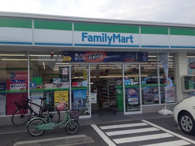 コンビニ　ファミリーマート川越神明町店（コンビニ）まで243m