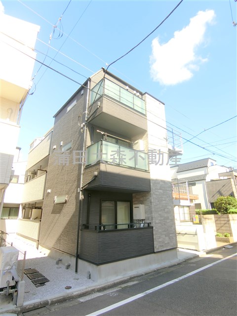 建物外観　2023年4月築　木造地上3階建て総戸数11戸 東京都大田区