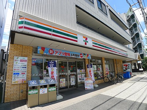 コンビニ　セブンイレブン 北区志茂駅前店（コンビニ）まで310m