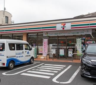 コンビニ　セブン－イレブン大田区上池台３丁目店（コンビニ）まで612m