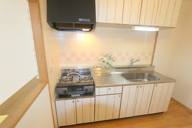 キッチン　※同タイプの写真となり、実際のお部屋とは異なる場合があります
