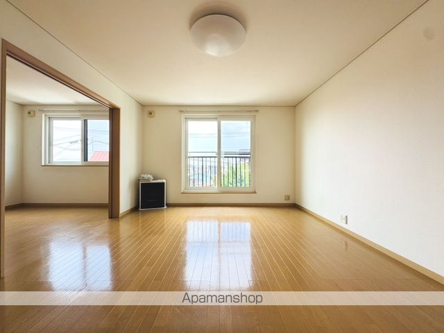 タイム日吉の居間写真