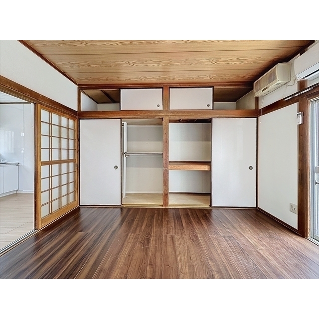 収納　壁一面、たっぷり収納できます