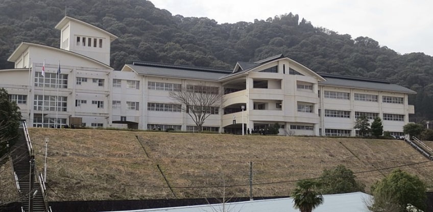 高校・高専　佐賀県立武雄高校（高校・高専）まで2478m