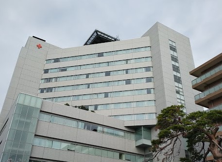 病院　日赤医療センター（病院）まで424m