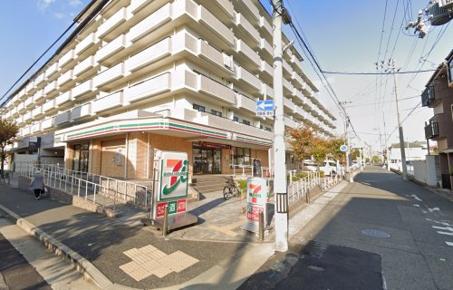 コンビニ　セブンイレブン 神戸本庄町1丁目店（コンビニ）まで302m