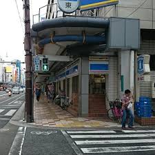 コンビニ　ローソン でんでんタウン店（コンビニ）まで113m