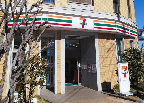 コンビニ　セブンイレブン 世田谷新代田駅前（コンビニ）まで636m