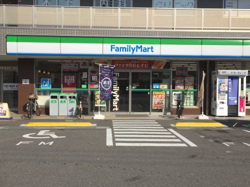コンビニ　ファミリーマート 平野区役所東店（コンビニ）まで141m