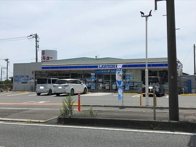 コンビニ　ローソン（コンビニ）まで139m