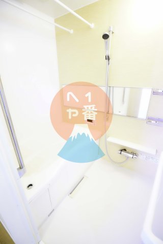 バス・シャワールーム　お洒落なカラーのお風呂