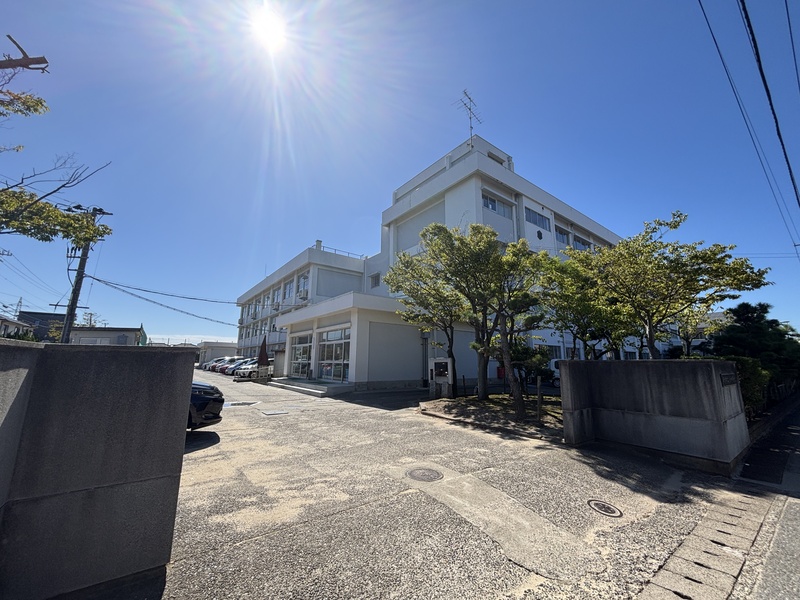 中学校　新潟市立小針中学校（中学校）まで1000m