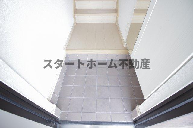 玄関　収納もある玄関です