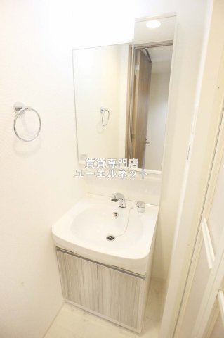 洗面設備　清潔感ある独立洗面台で毎日気持ちよく♪
