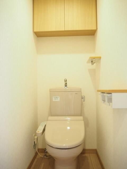 トイレ　落ち着いたトイレです