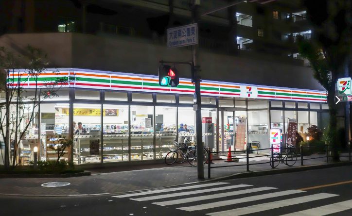 コンビニ　セブンイレブン 梅田スカイビル前店（コンビニ）まで110m