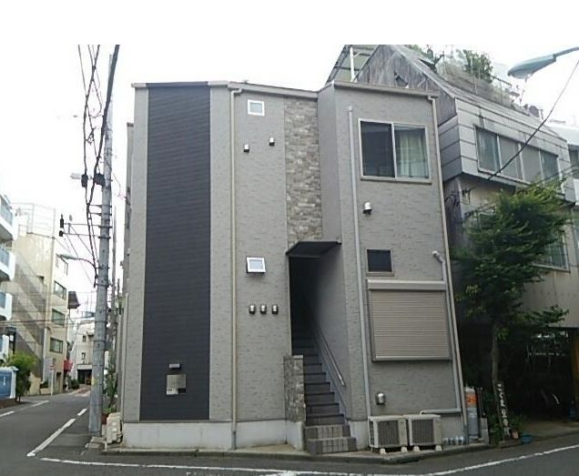 エントランス　ゆとりのあるエントランスです