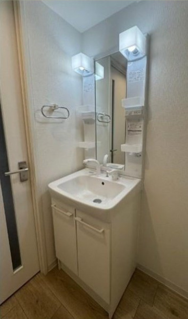 洗面設備　※別部屋の参考写真です。