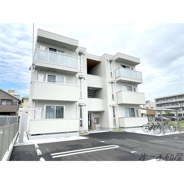エントランス　建物外観