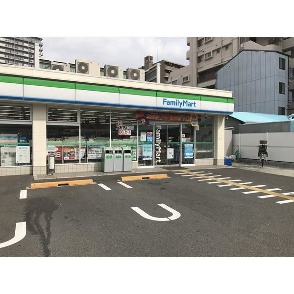 コンビニ　ファミリーマート神戸湊町店（コンビニ）まで302m