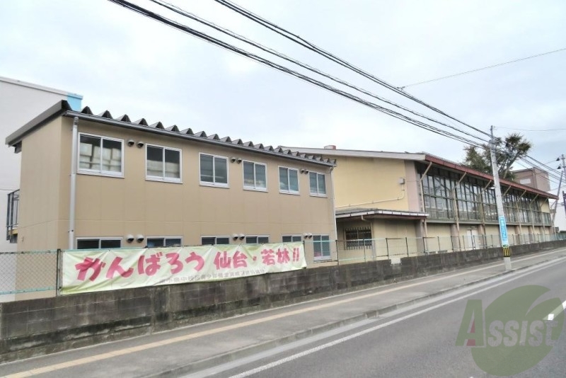 中学校　仙台市立南小泉中学校（中学校）まで635m