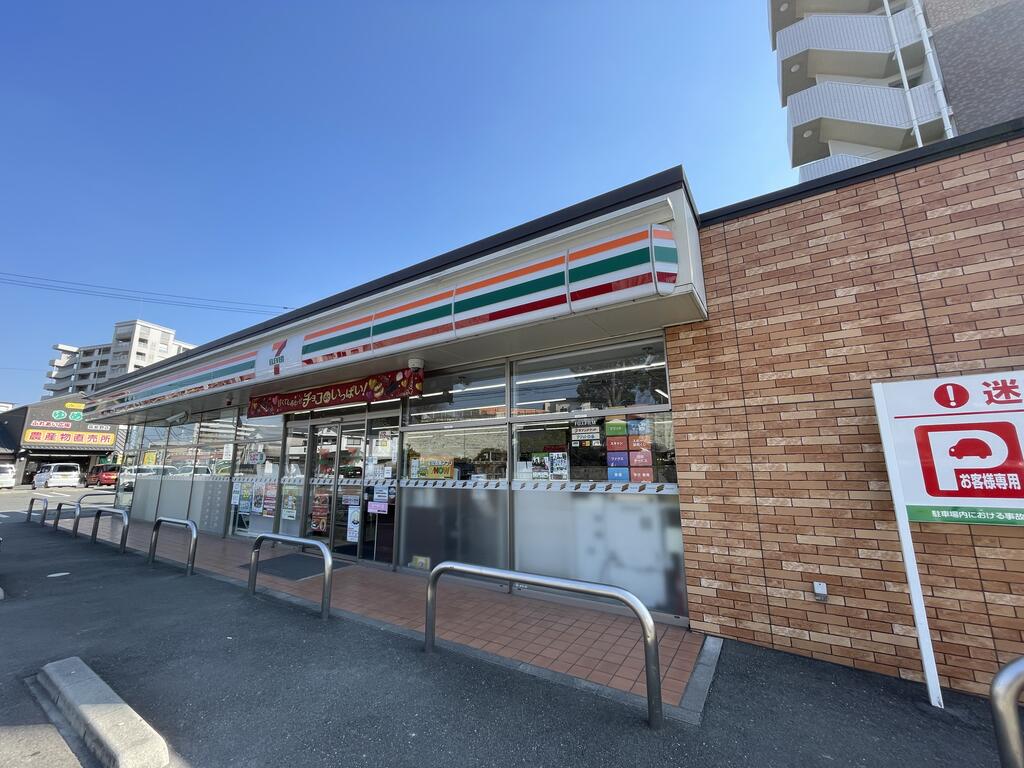 コンビニ　セブンイレブン筑紫野筑紫店（コンビニ）まで571m