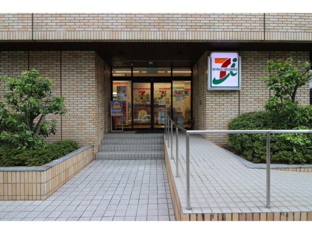 コンビニ　セブンイレブン大阪西天満1丁目店（コンビニ）まで243m