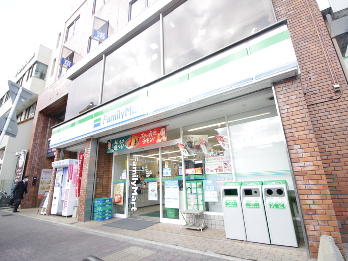 コンビニ　ファミリーマート阪急桂駅前店（コンビニ）まで350m