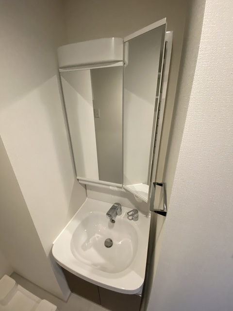 洗面設備　洗面化粧台です。