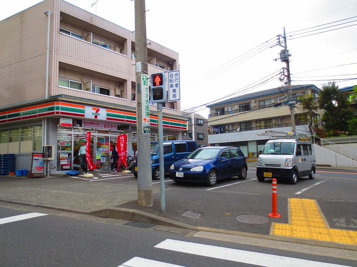コンビニ　セブンイレブン　帝京大前店（コンビニ）まで564m