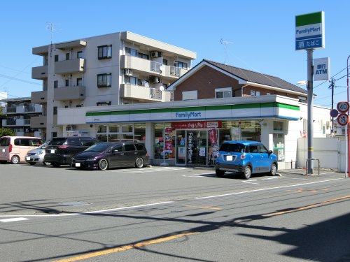 コンビニ　ファミリーマート坂戸南町店（コンビニ）まで575m
