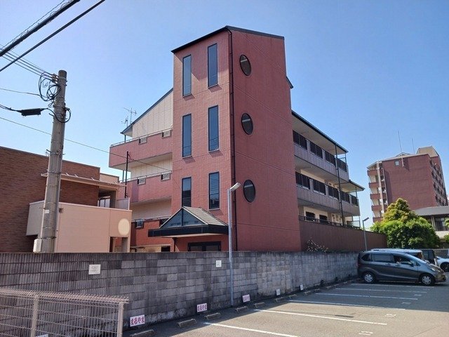 建物外観　落ち着いた雰囲気の外観です