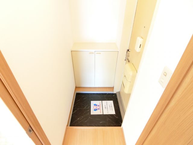 玄関　同物件別部屋